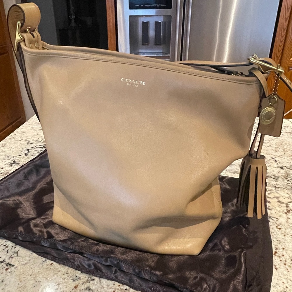 Coach purse in really good condition